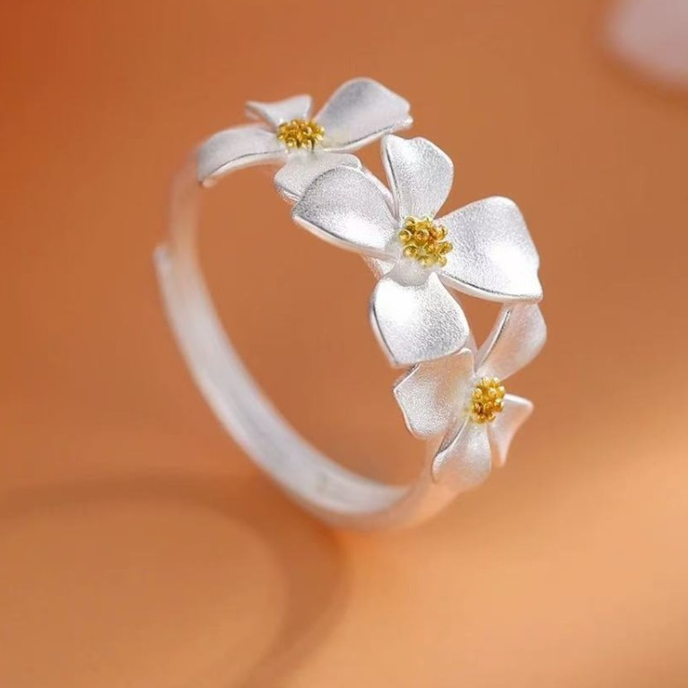 Adjustable Gardenia Ring