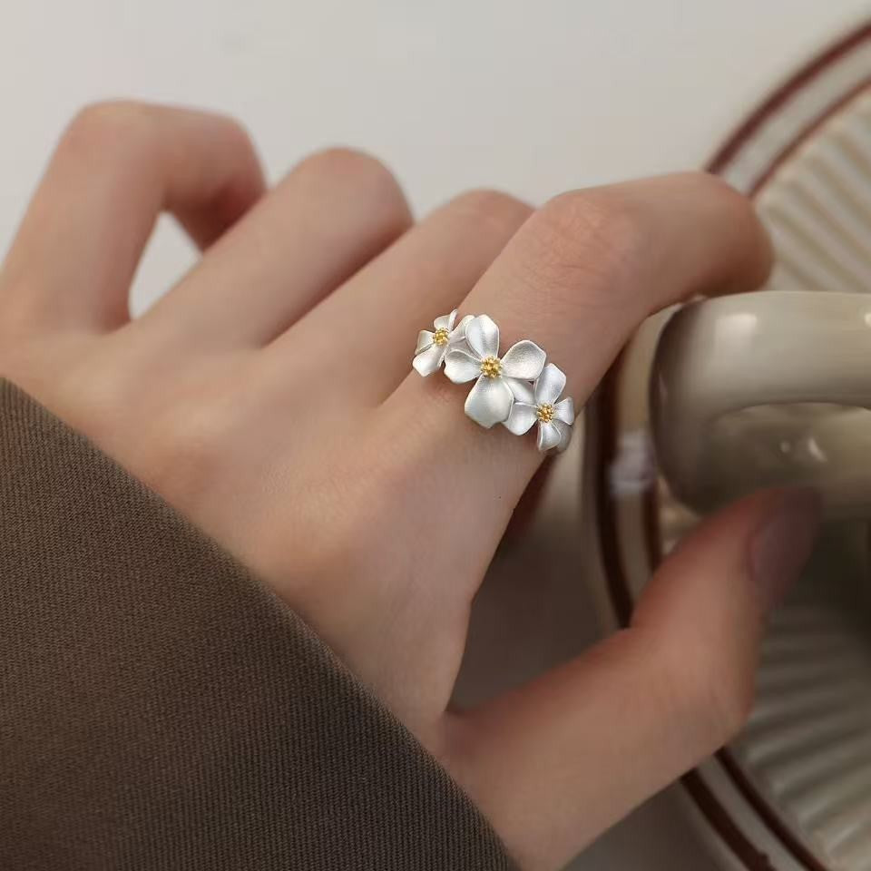 Adjustable Gardenia Ring