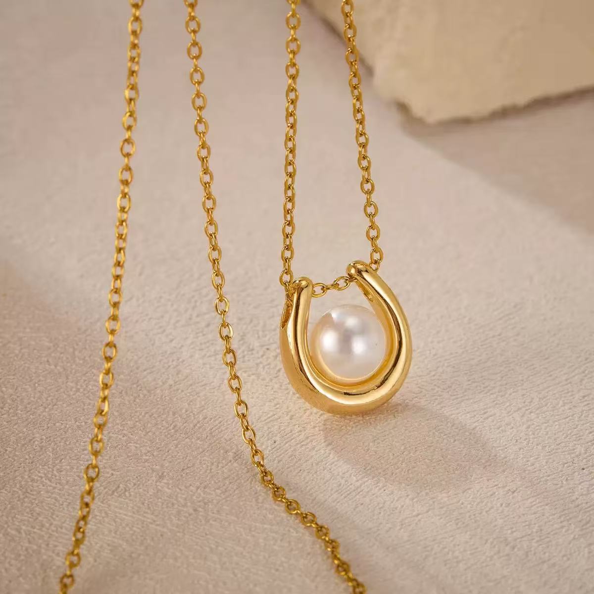 Horseshoe Pearl Necklace